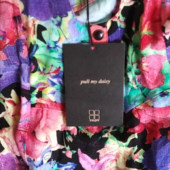 New! Insight Crossback Button Front Dress - Picture 5 of 5